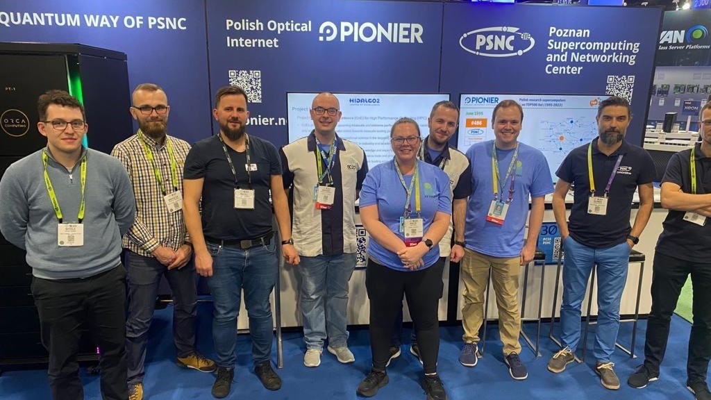 PIONIER guests visit PSNC stand